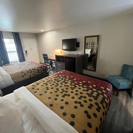 Econo Lodge Inn & Suites Мерфрісборо Екстер'єр фото