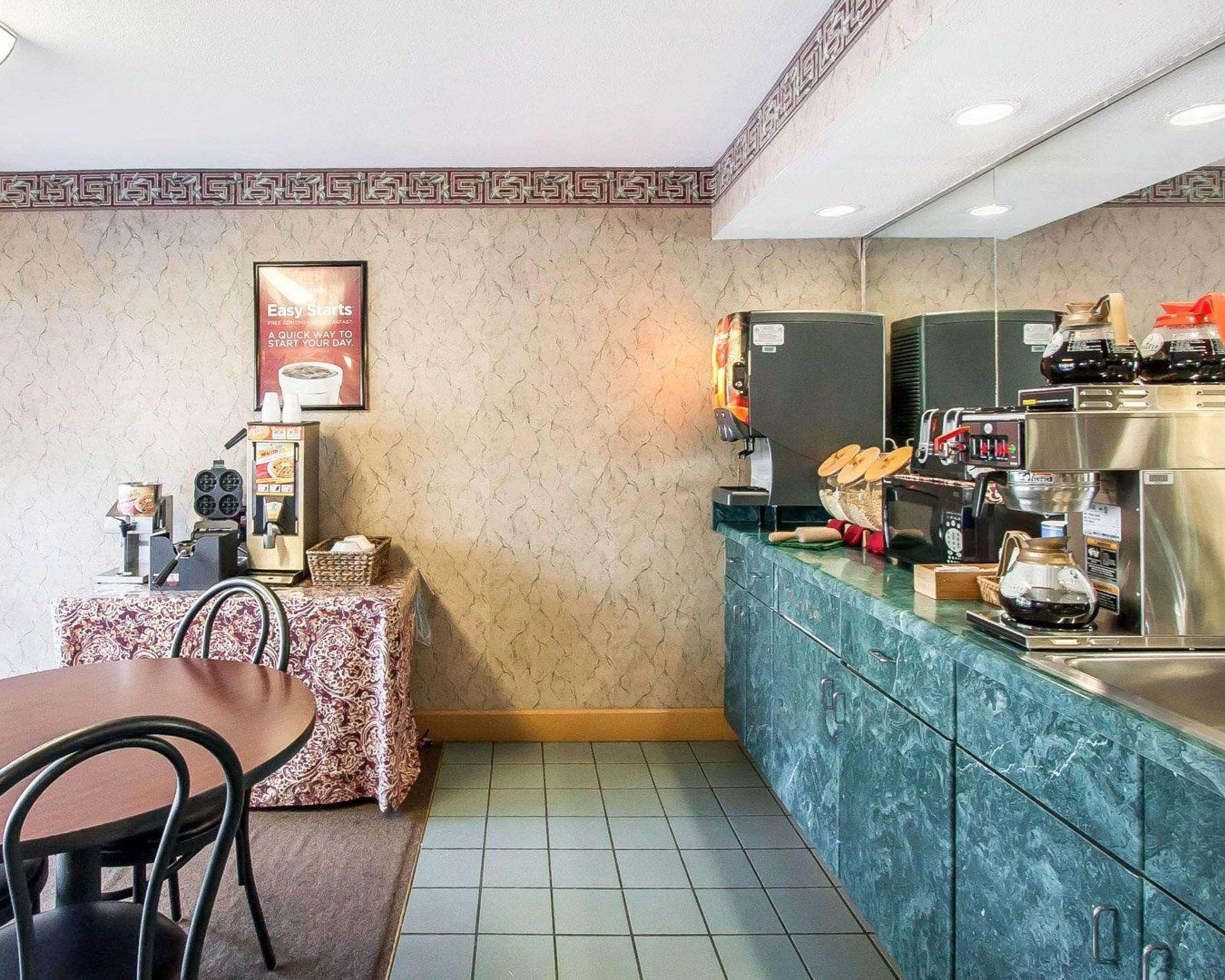 Econo Lodge Inn & Suites Мерфрісборо Екстер'єр фото