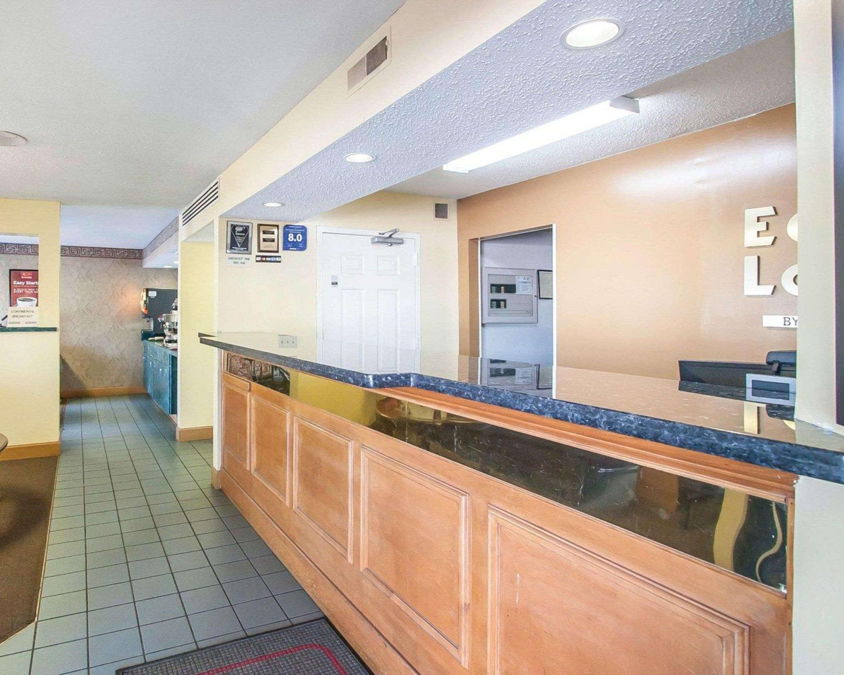 Econo Lodge Inn & Suites Мерфрісборо Екстер'єр фото