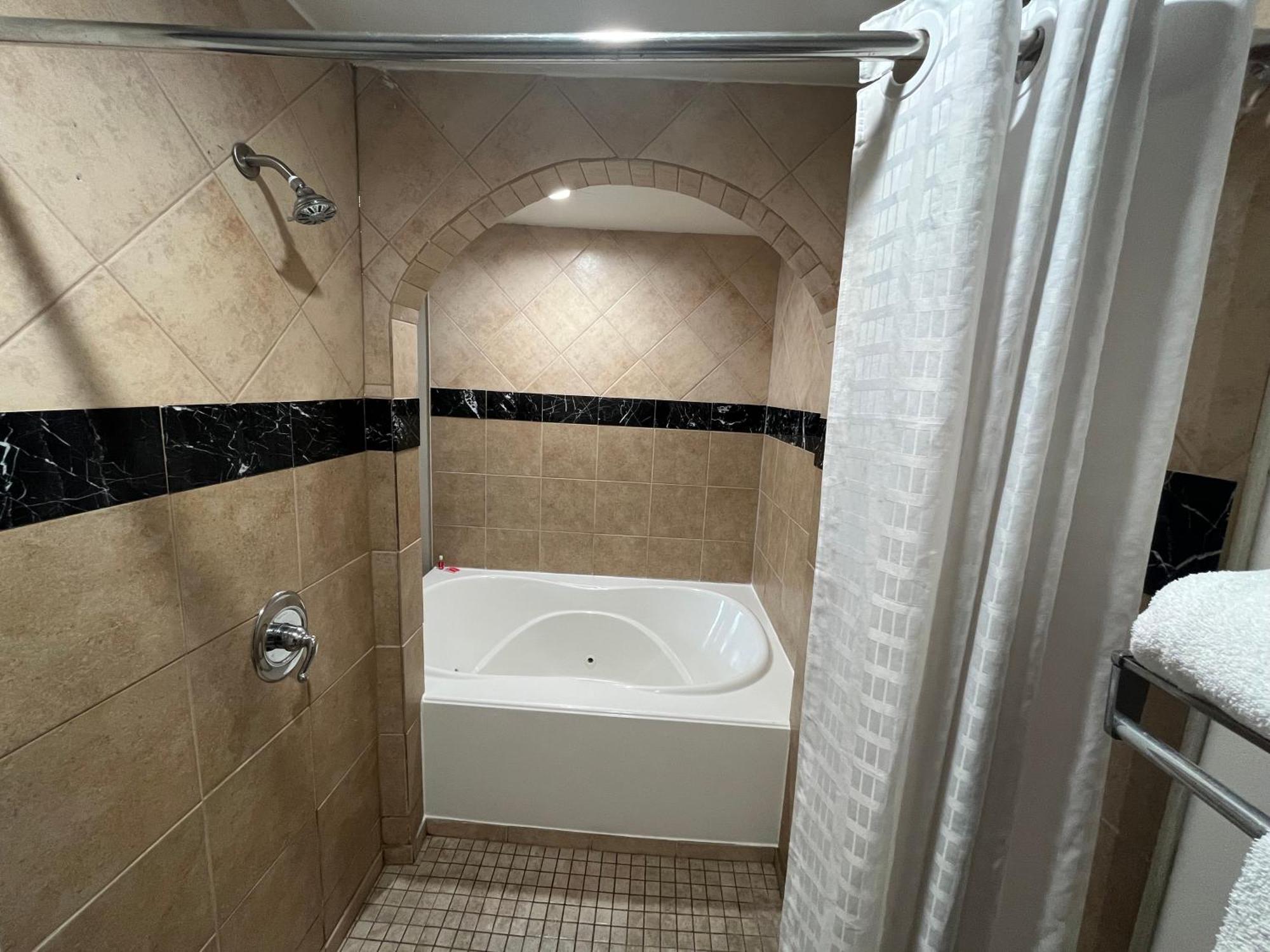 Econo Lodge Inn & Suites Мерфрісборо Екстер'єр фото